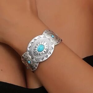 Bohemian Ethnic Carved Pattern Paste Turquoise/Antique Silver Bracelet.